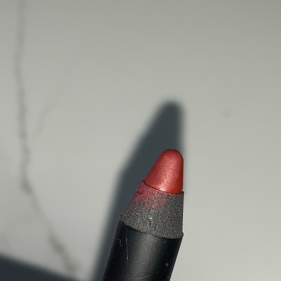 NARS Velvet Matte lip pencil Endangered Red - EUC - Picture 10 of 10
